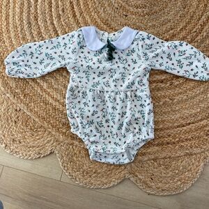 Badgley Mischka White Green Red Floral Bow Long Sleeve Baby Romper 6-9 Months